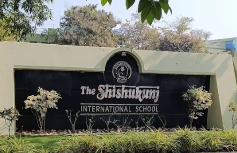 शिशुकुंज स्कूल में फूड पॉइजनिंग, 150 छात्र बीमार