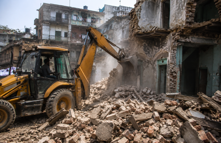 Bulldozers Used for Road Widening in Indore’s Jinsi Area