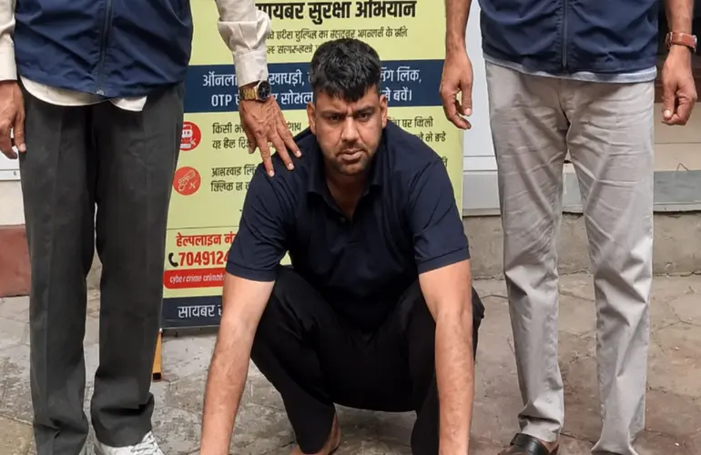 फर्जी आर्मी अफसर बनकर महिला से ₹28 लाख की ठगी